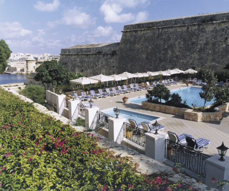 Phoenicia Hotel - bastion pool deck