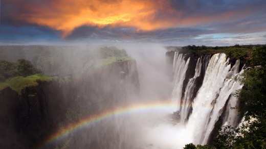 The Victoria Falls at Livingstone, Zambia: A deafening curtain of water 1.7 kilometres wide and 108 metres high, ...