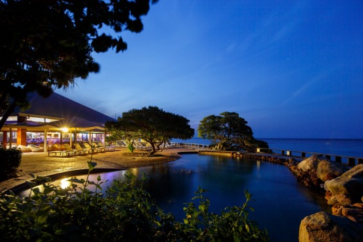 Heron Island by night.