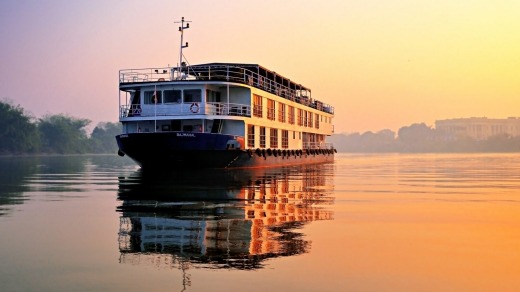 Travelmarvel Rajmahal on the Ganges.