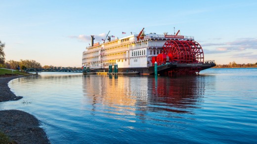 The American Empress docked at Richland.