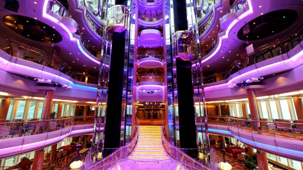 The Legend of the Seas cruise ship - Centrum.