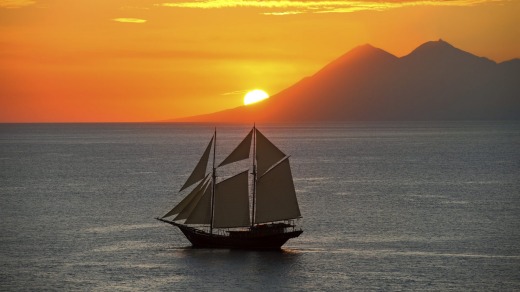 Amandira allows tourists to explore the Komodo archipelago in luxury.