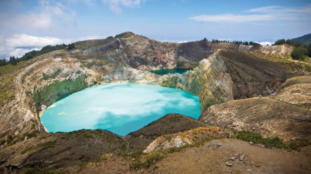 Tiwu Ko'o Fai Nuwa Muri, the Lake of Young Men and Maidens, on Kelimutu.