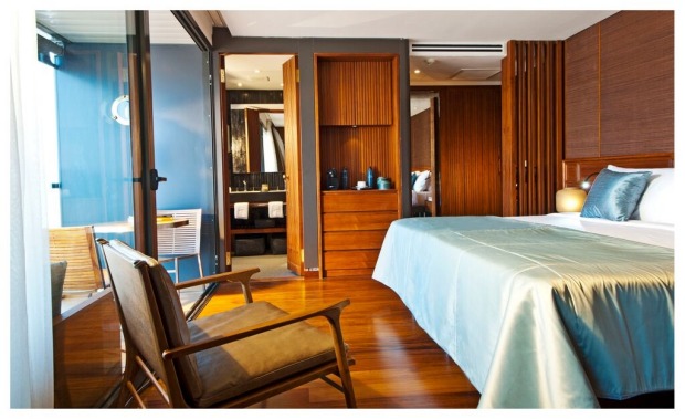 Aqua Mekong design suite with balcony.