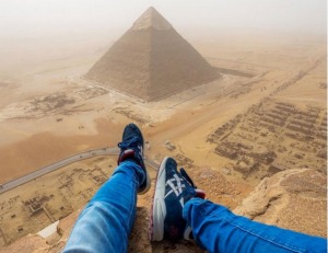 Andrej Ciesielski at the top of the pyramid.