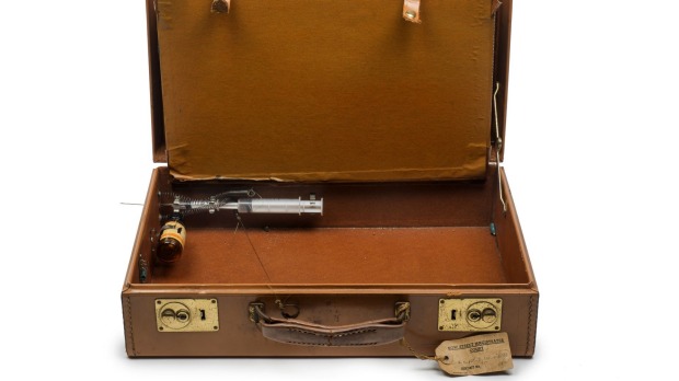 Ronnie and Reggie Kray's  briefcase with syringe and posion intended for use against a witness at the Old Bailey, but ...
