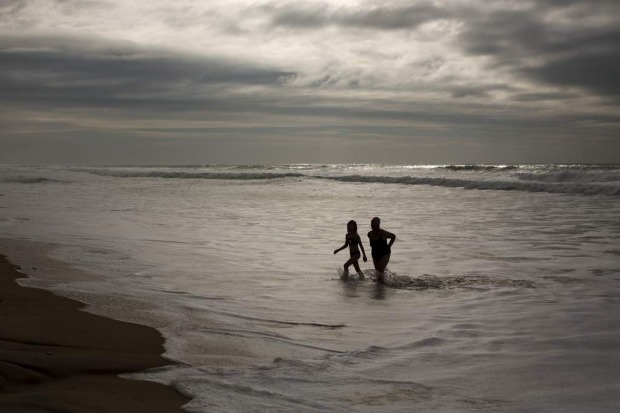 Cadiz, Spain: When did the earliest inhabitants settle? 1100 BC. Found on a narrow spit of land jutting out into the ...