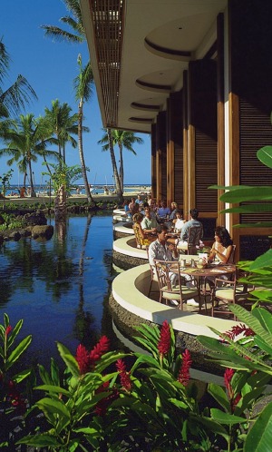 Dining Rainbow Lanai at Hilton Hawaiian Village.