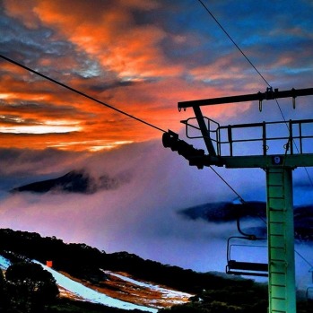 Cloud coming in over the mountain Falls Creek #misssnowitall #skimaxholidays