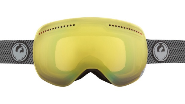 Dragon Transition Lens: The Dragon Transition lens uses photochromic technology to create a goggle lens that adjusts to ...