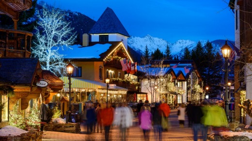 Skiers have a relaxing break in Breckenridge.