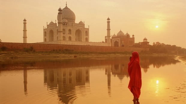 Taj Mahal at sunrise, Agra, India.
