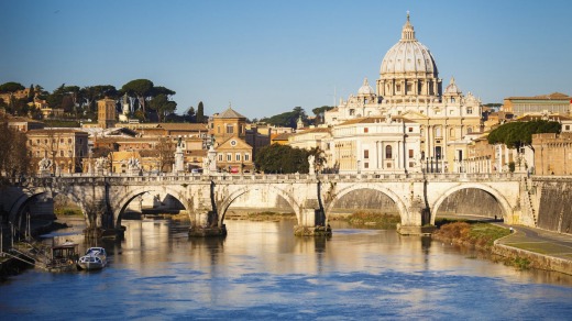 The spectacular view of St Peter's Cathedral as seen from the Tiber.