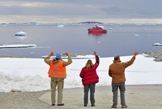 Whale research vessel Aurora sails, 25 December 2009.