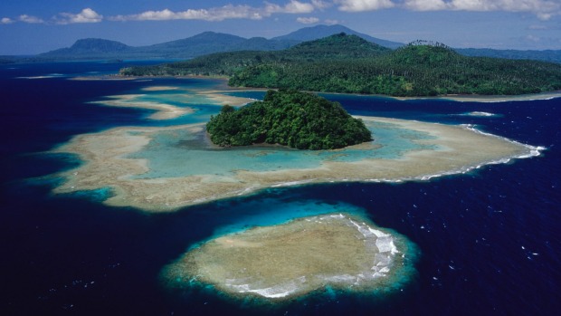 Papua New Guinea: culture, scuba diving and festivals.