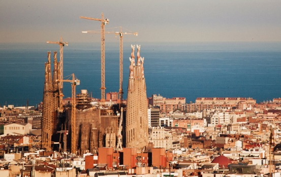 La Sagrada Familia: St Peter's Basilica and Notre Dame might hog most of the attention, but by far the most impressive ...