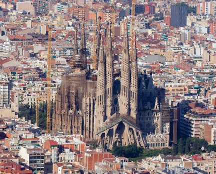 La Sagrada Familia: St Peter's Basilica and Notre Dame might hog most of the attention, but by far the most impressive ...