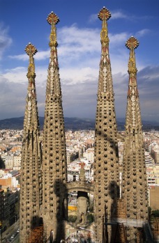 La Sagrada Familia: St Peter's Basilica and Notre Dame might hog most of the attention, but by far the most impressive ...