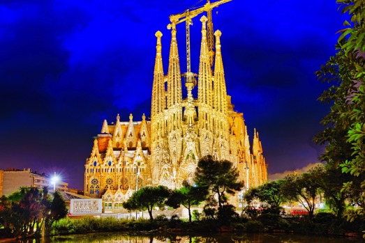 La Sagrada Familia: St Peter's Basilica and Notre Dame might hog most of the attention, but by far the most impressive ...