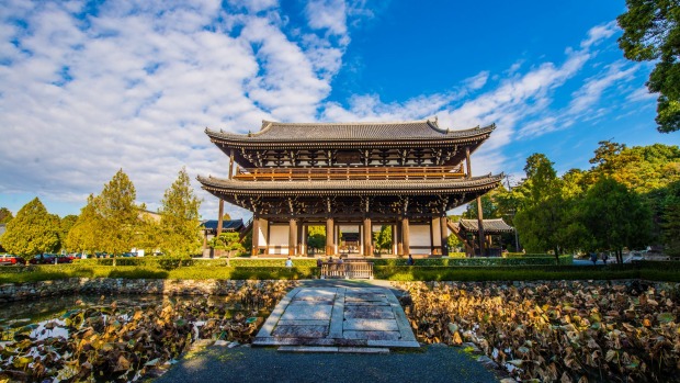 The Sanmon Gate at Tofuku-ji temple in Kyoto.