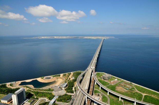 Kansai International Airport with Skygate Bridge from Rinki Junction, Osaka Bay, Japan: Global warming could see the ...