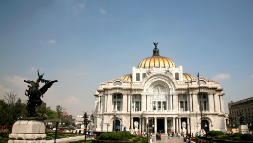 Mexico city may have a bad reputation, but it also home to amazing art: Palacio de Bellas Artes.