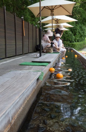 Take a break from the art with an orange-scented foot bath at Hakone Open Air Museum.