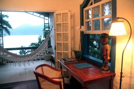 Pousada Picinguaba, Paraty: Forget about door-to-door delivery. To reach this rustic hideaway, tucked away behind a ...