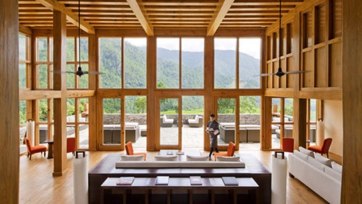 Uma Punakha resort overlooks the winding Mo Chu River.