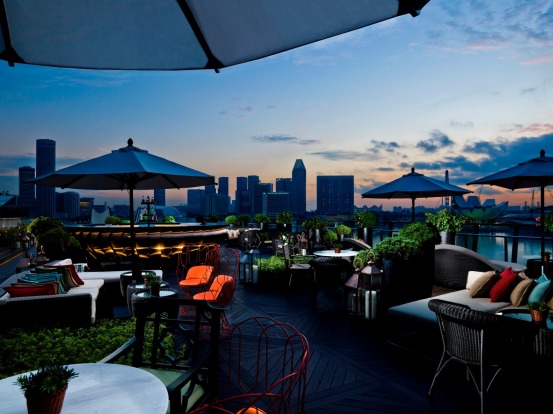 The stylish rooftop bar and pool at the Fullarton Bay Hotel.
