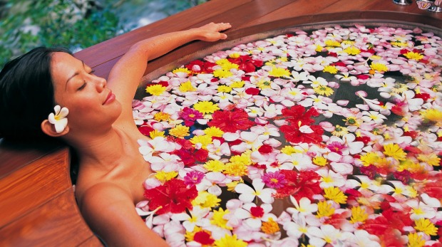 Maya Ubud flower bath.