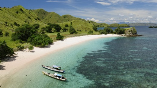 Beautiful beaches with white sand and turquoise water in the national park on Komodo Island.