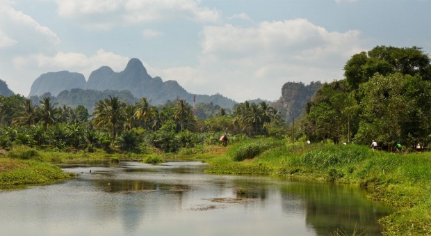 The ride from Surat Thani to Krabi takes in spectacular countryside that few tourists see.