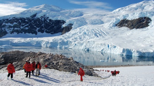 Hiking in Greenland with Ponant.