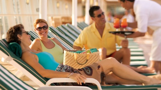 The pool deck on Seven Seas Mariner.