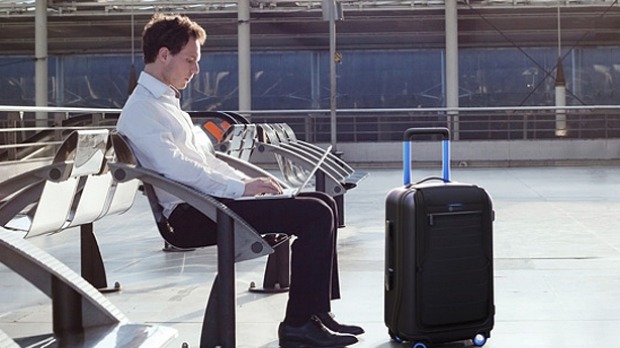 Bluesmart's suitcase can charge your electronic devices.