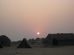 The hot sun disapears over the Bikaner desert
