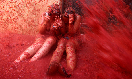 La Tomatina, is a perfect place to practise your photography skills... (flydime)