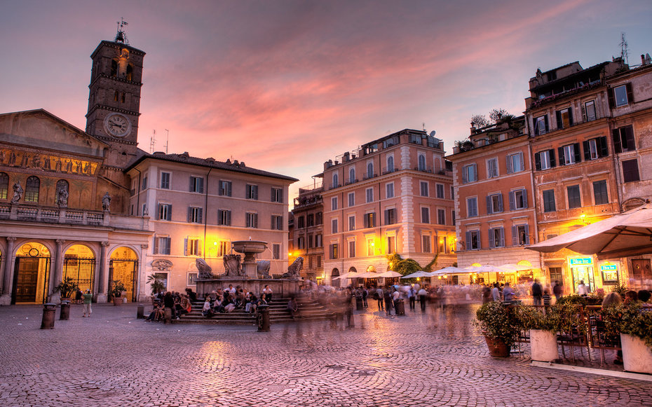 Nightlife in Trastevere, Rome, Italy