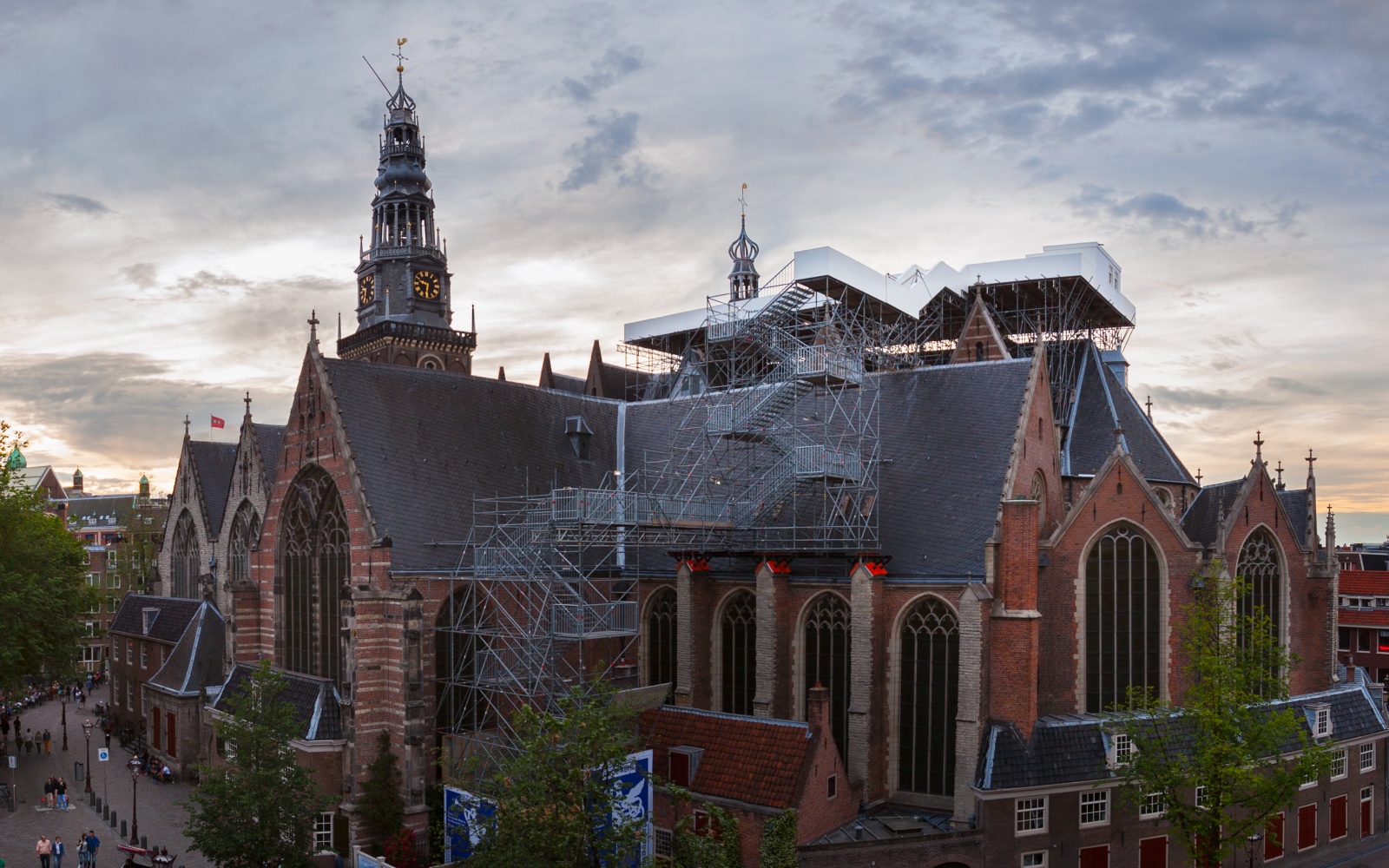 New to Amsterdam: Architectural Intervention on the City’s Oldest Rooftop