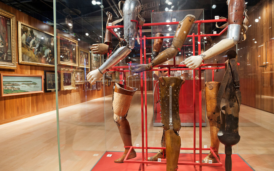 D9XC82 UK, England, London, Euston, The Wellcome Collection Museum, Artificial Limbs