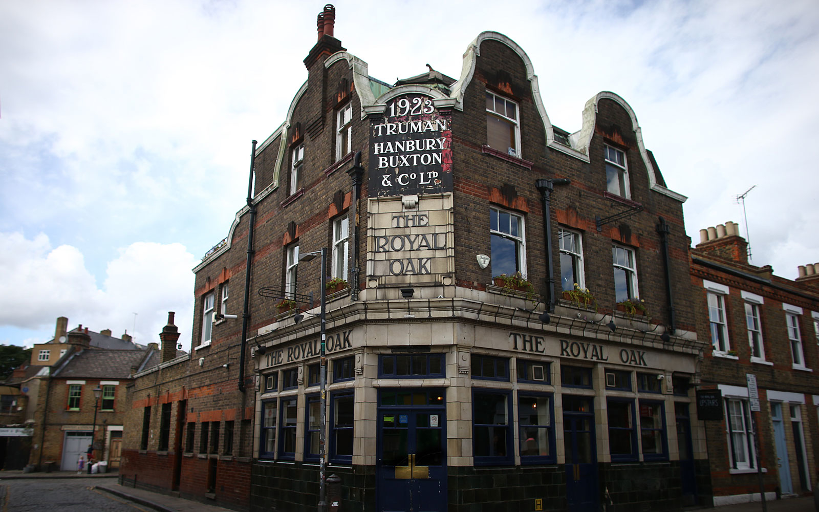 England Grants Historic Status to London's The Royal Pub and 20 Other Iconic Inns