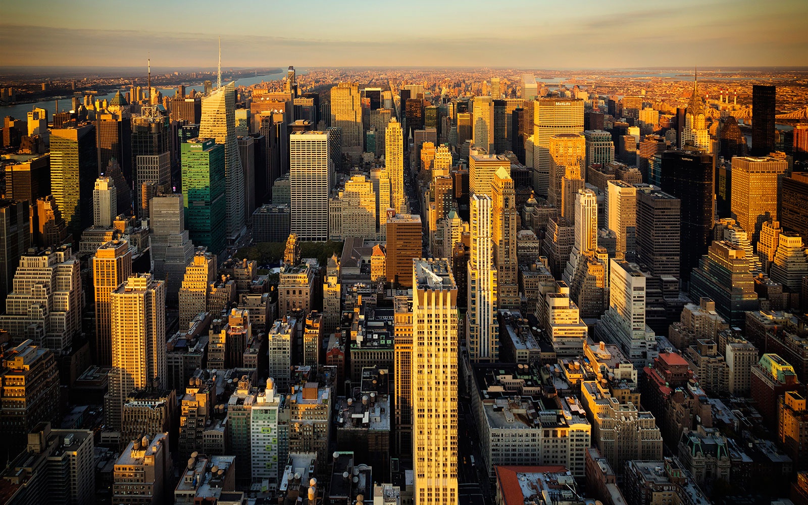 Watch: Take a Stroll Through a Backward-Moving New York City