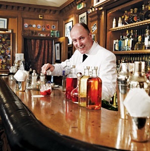 Colin Field, mixologist, Paris, Bar Hemingway, bartending