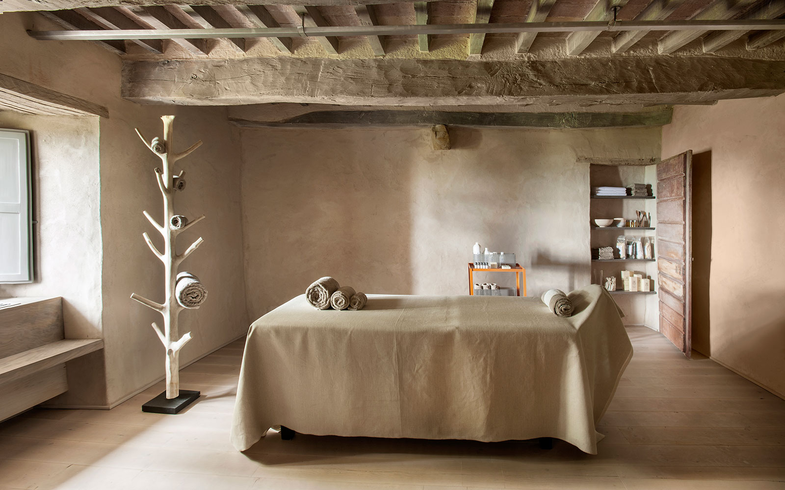 Tuscany’s Enticing New Spa is a Minimalist Paradise With Soaking Tubs