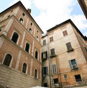 Rome Neighborhood Walk: Historic Ponte, Parione, and Regola