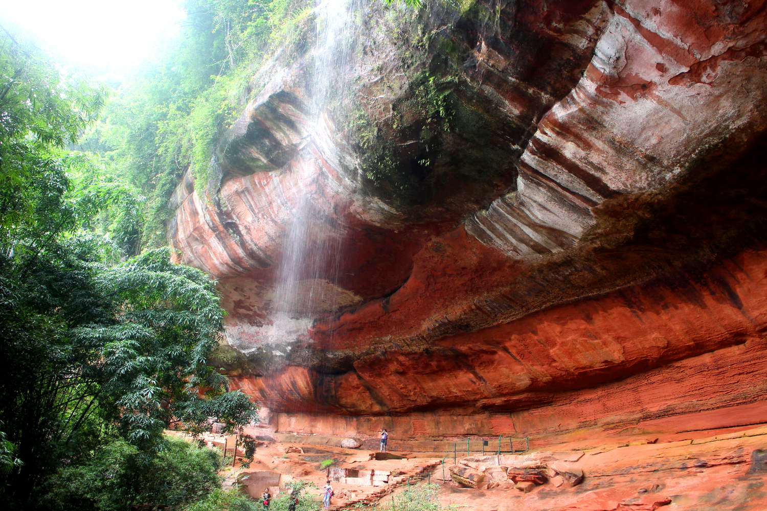 Red river runs through it: Chishui's iconic red clay waterfalls. Image by Thomas Bird / londoninfopage