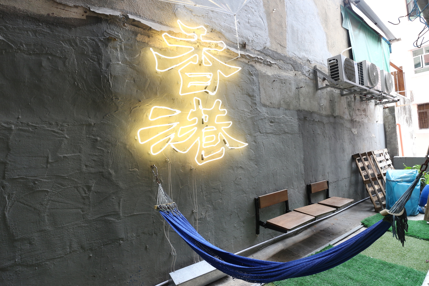Escape the bustle: Wontonmeen's chill-out area. Image by Piera Chen / londoninfopage