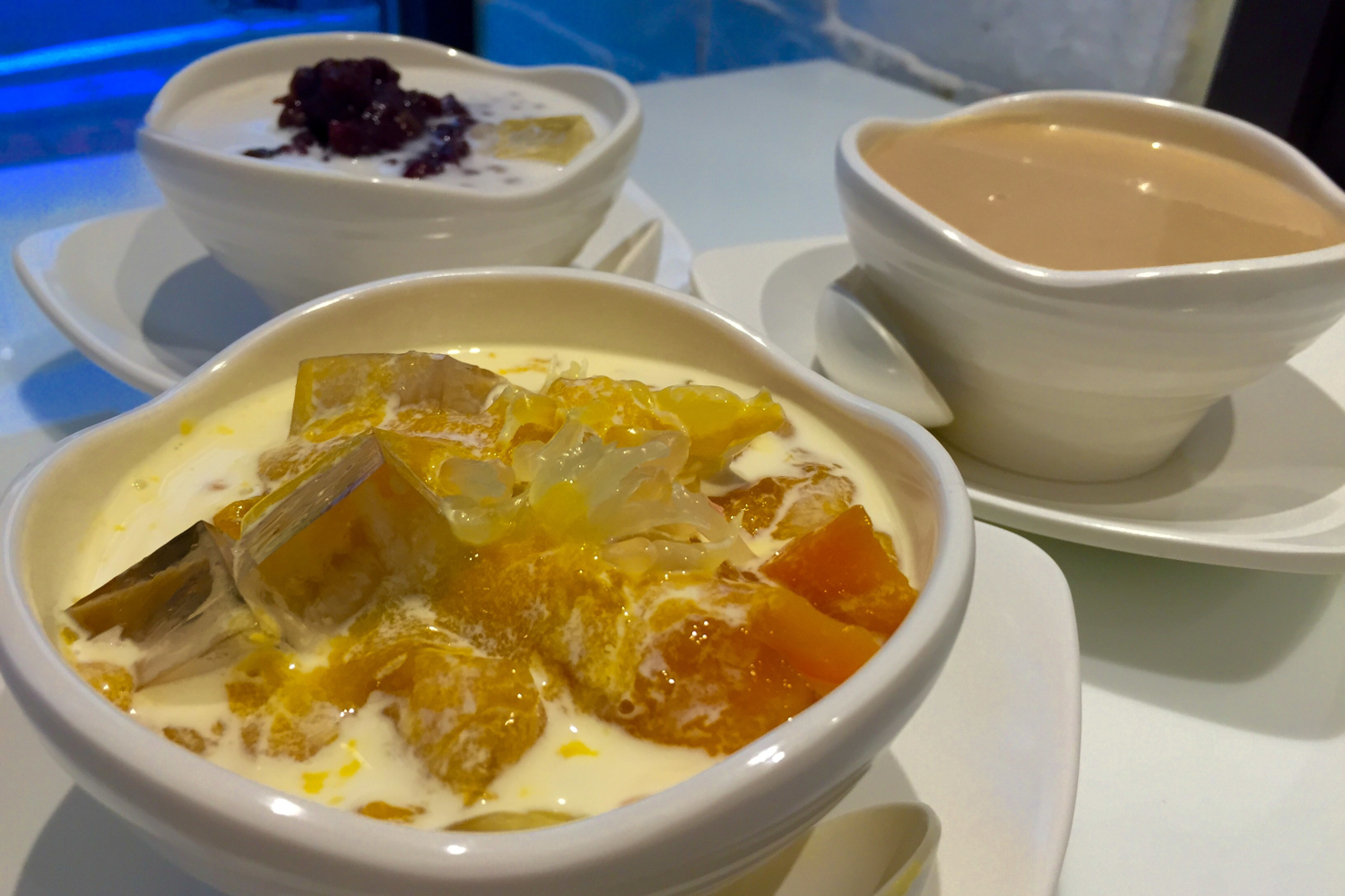 Sweet soup: mango pomelo sago, cashew, tofu pudding with red bean paste. Image by Piera Chen / londoninfopage